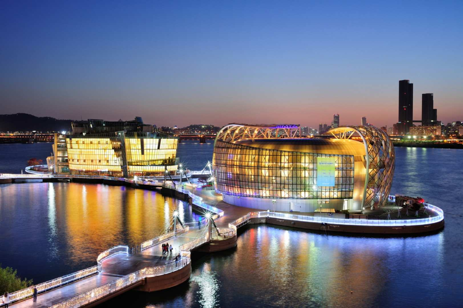 [Seoul Night View Tour] Deoksugung Palace, Mishima & Banpo Bridge Moonlight Rainbow Fountain, Seoullo 7017 - Photo 1 of 9